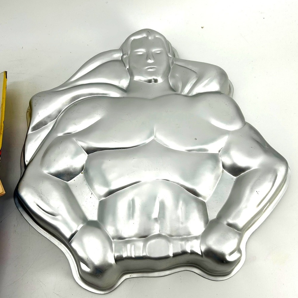 Vintage 1977 Wilton Super Hero Cake Pan Set Superman Batman 502-1212 DC Comics - Picture 5 of 6
